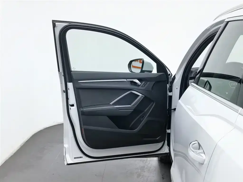 Audi Q3 2024 из CN, фото 8