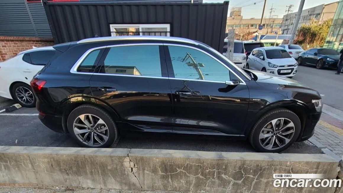 Audi e-tron 2022 из KR, фото 4