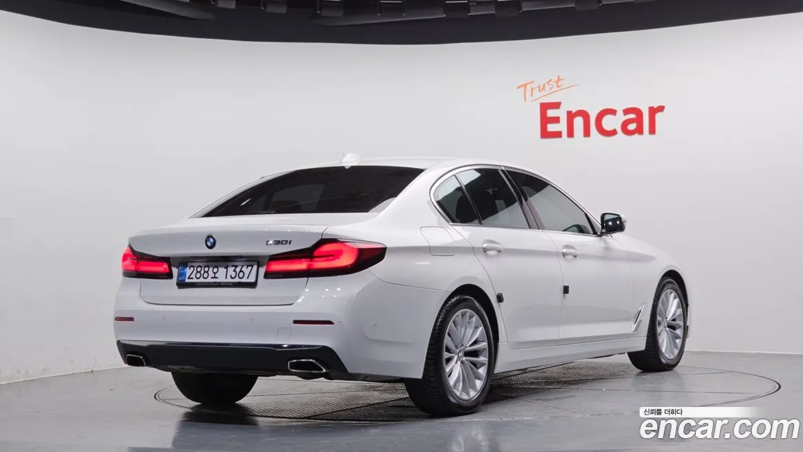BMW 5-Series 2021 из KR, фото 2