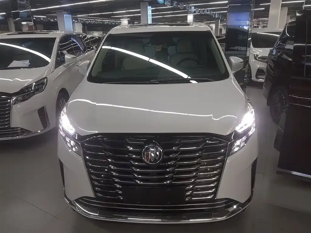 Buick GL8 2023 из CN, фото 3