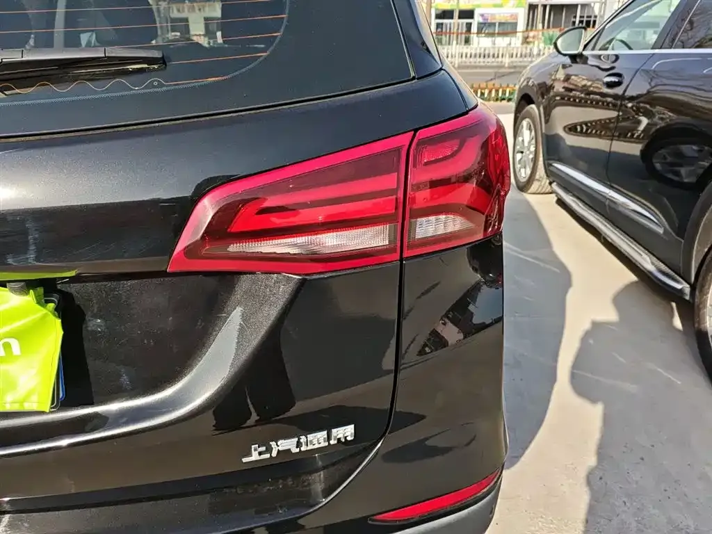 Chevrolet Equinox 2022 из CN, фото 8