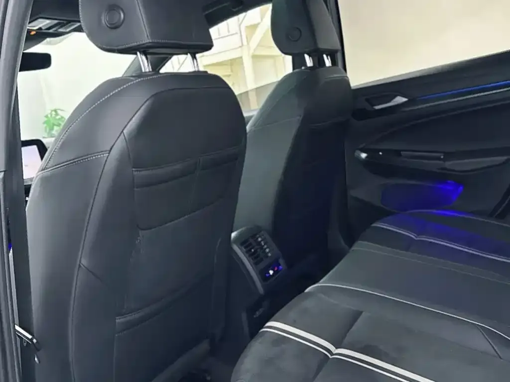 Volkswagen Golf 2022 из CN, фото 2