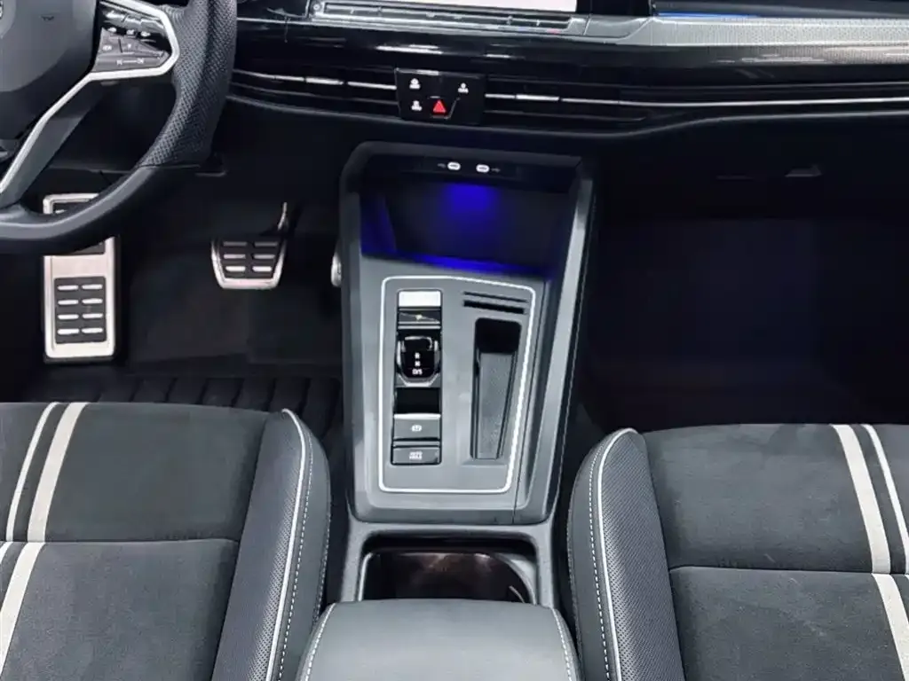 Volkswagen Golf 2022 из CN, фото 7