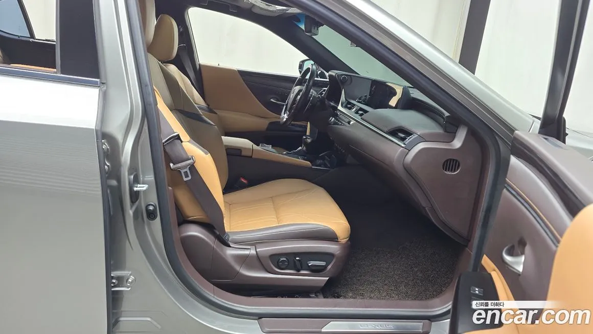Lexus ES 2021 из KR, фото 10