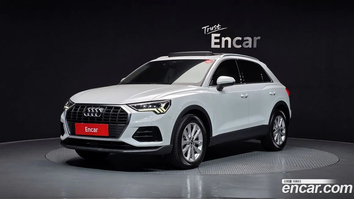 Audi Q3 — фото 1
