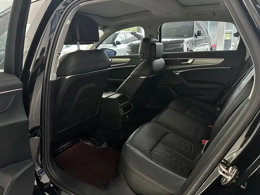 Audi A6L 2021 из CN, фото 6