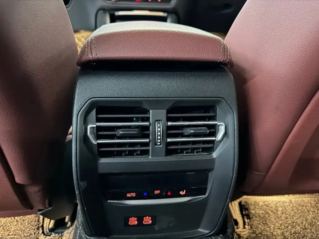 BMW 3 Series 2023 из CN, фото 10