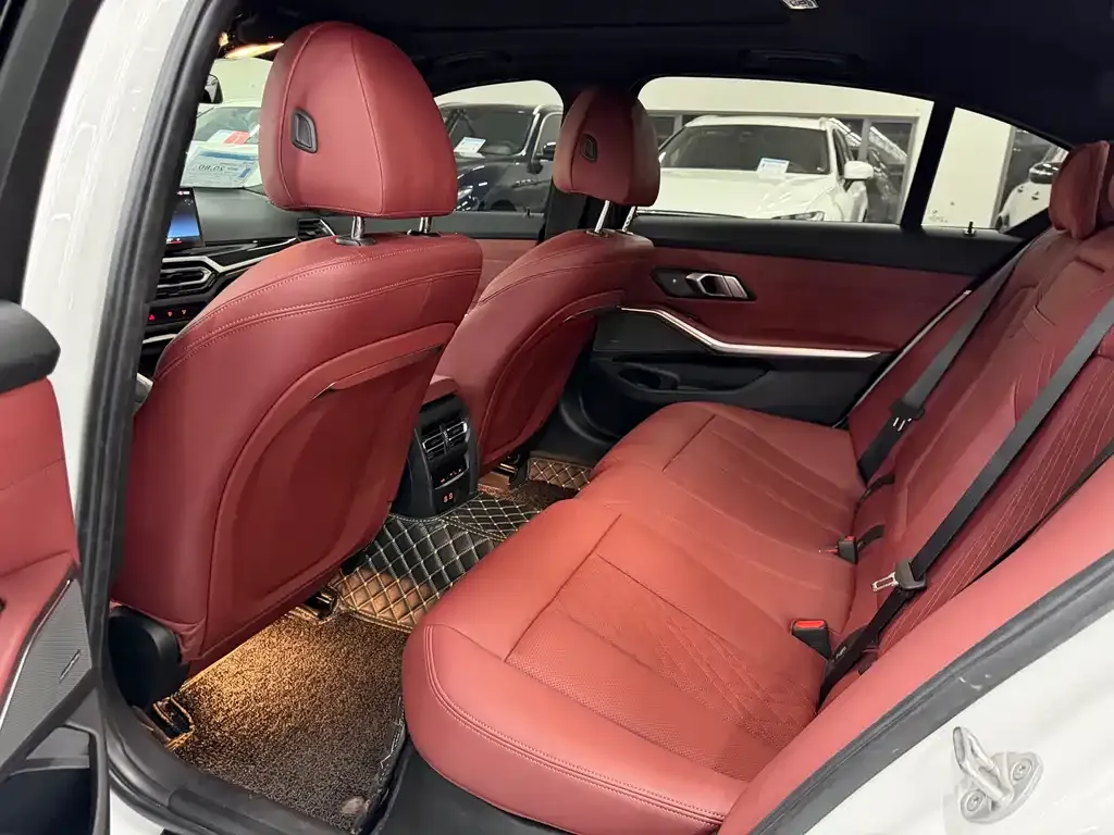 BMW 3 Series 2023 из CN, фото 9