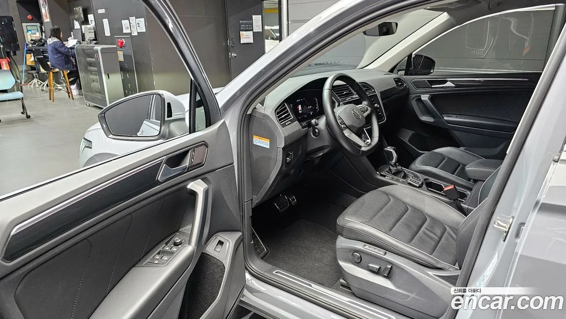 Volkswagen Tiguan — фото 10