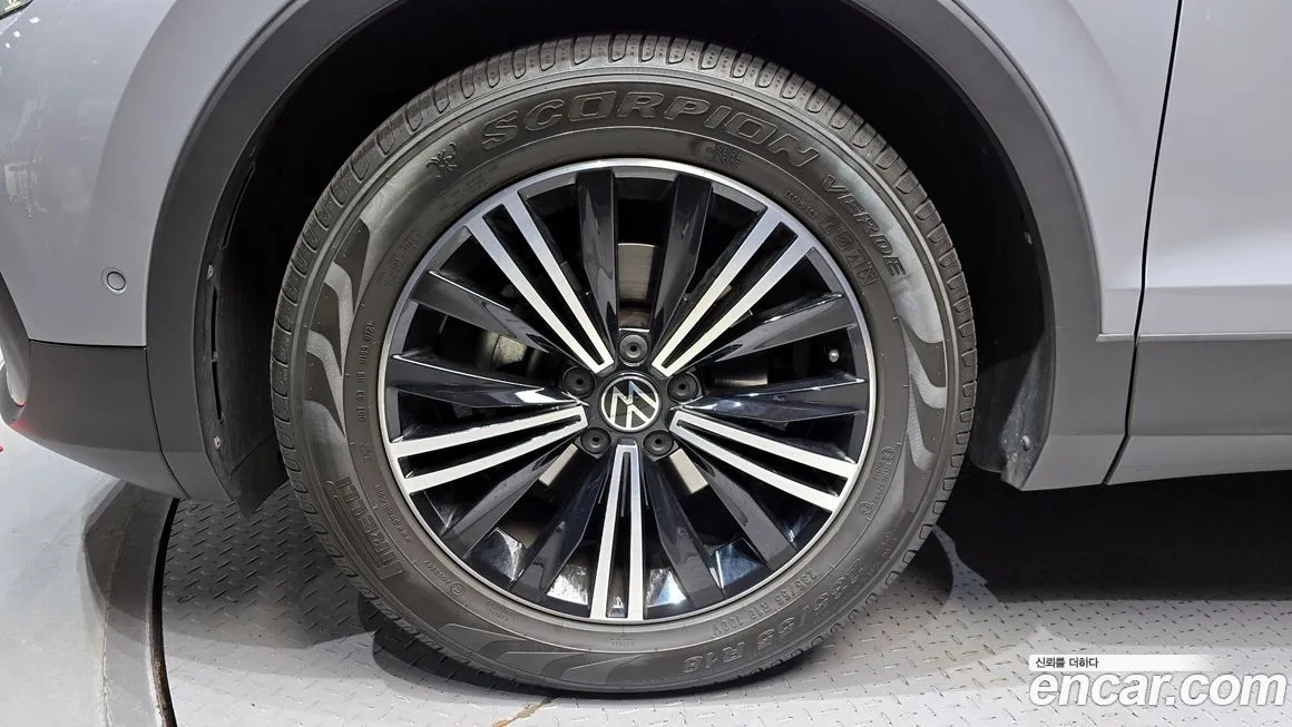Volkswagen Tiguan — фото 5