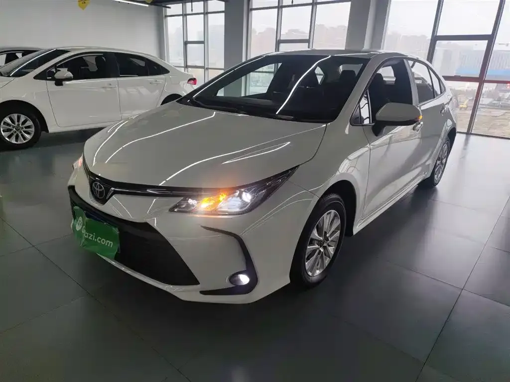 Toyota Corolla 2024 из CN, фото 1
