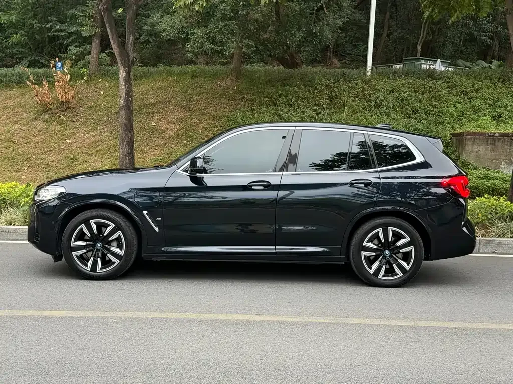 BMW iX3 2023 из CN, фото 3