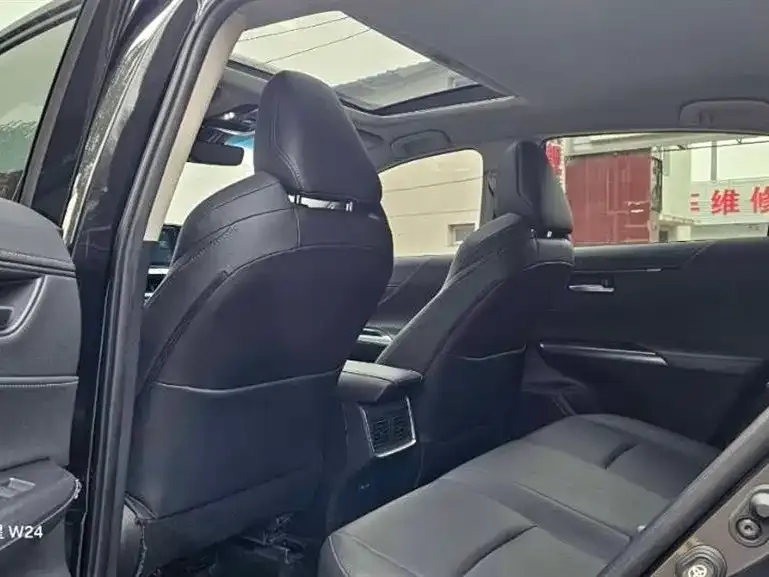 Toyota Venza 2022 из CN, фото 10