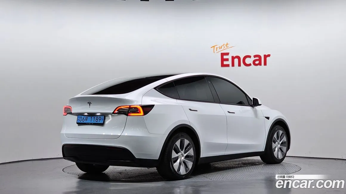Tesla Model Y — фото 2