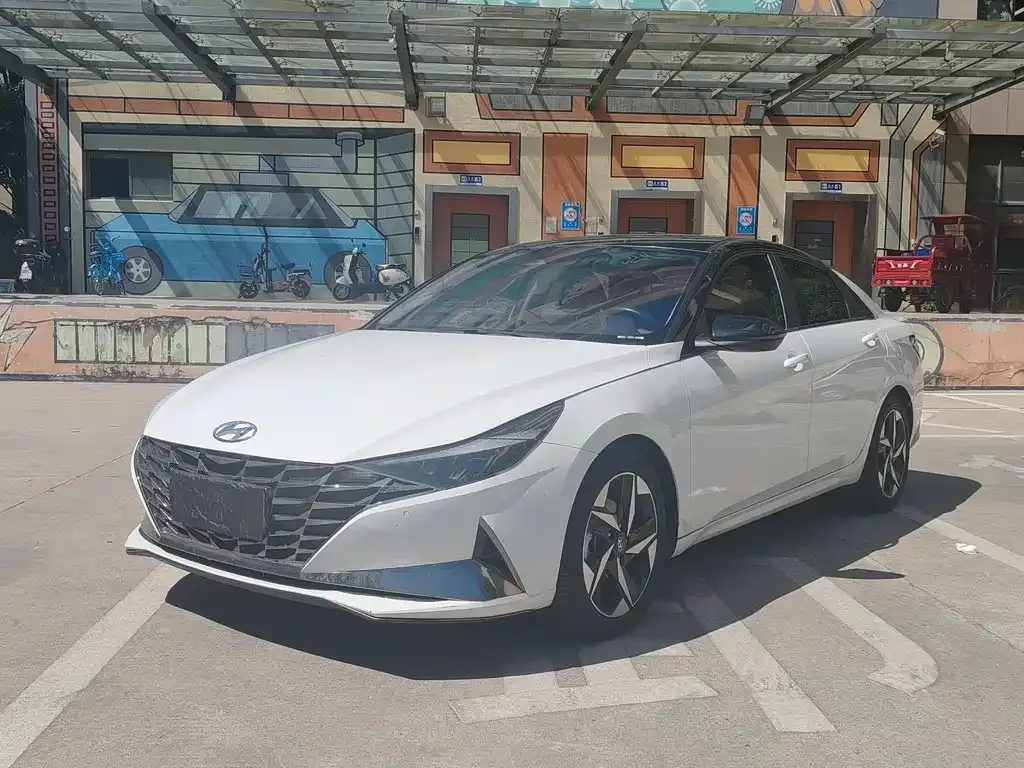 Hyundai Elantra 2023 из CN, фото 1