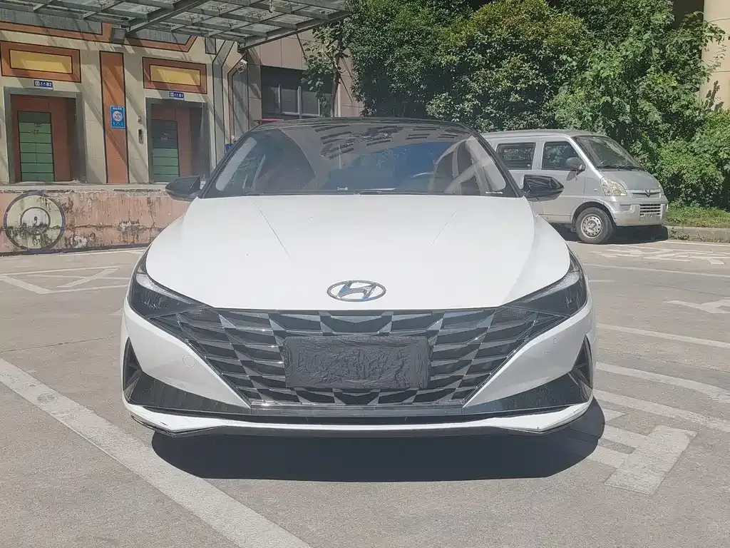 Hyundai Elantra 2023 из CN, фото 2