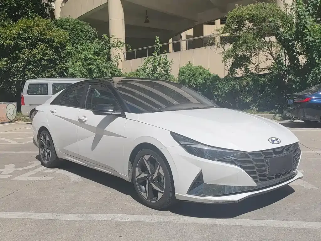 Hyundai Elantra 2023 из CN, фото 3