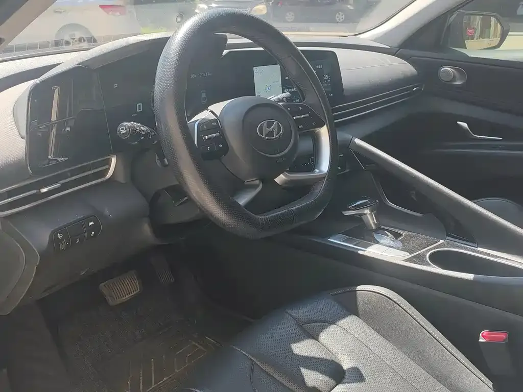 Hyundai Elantra 2023 из CN, фото 5