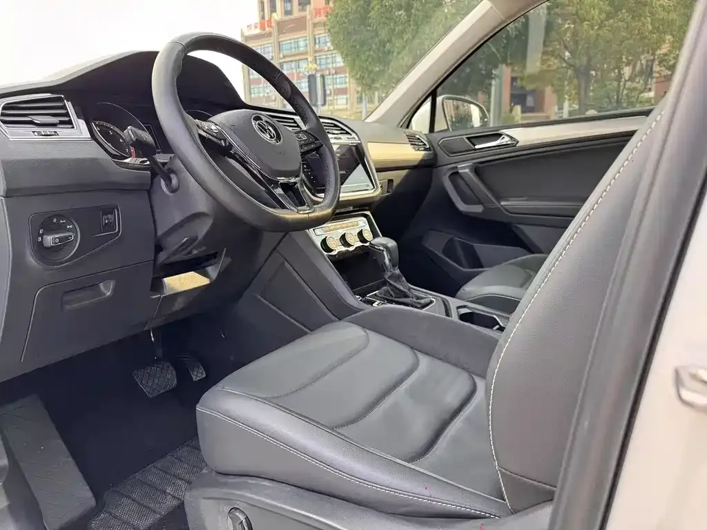 Volkswagen Tiguan L 2021 из CN, фото 8
