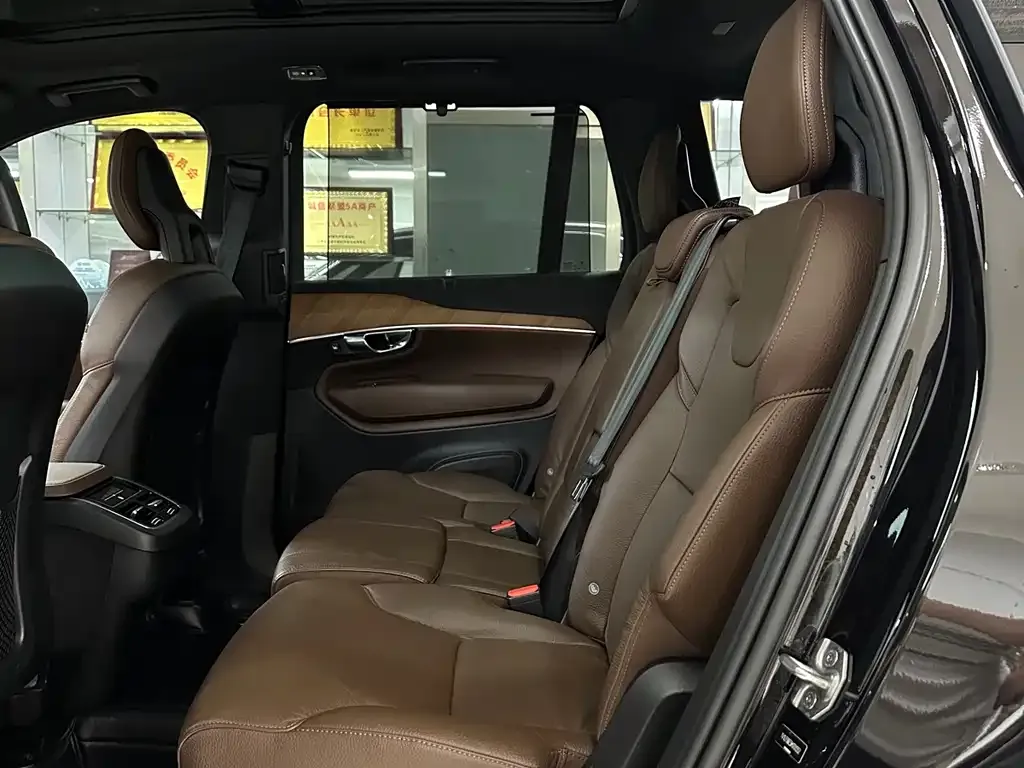 Volvo XC90 2021 из CN, фото 9