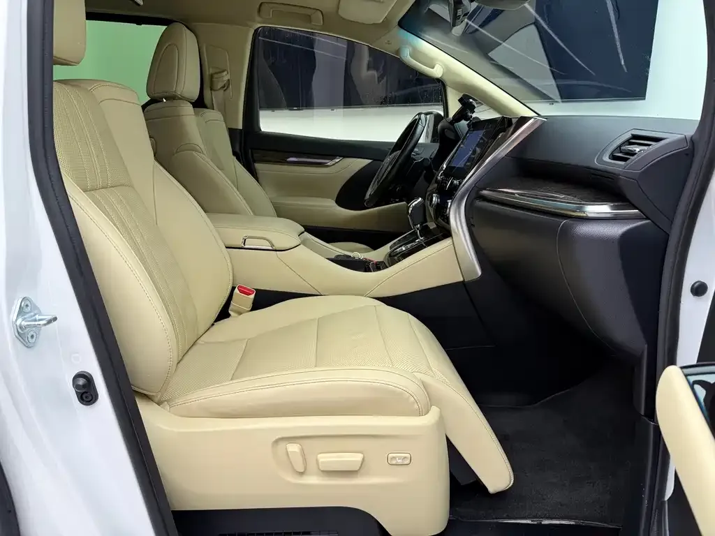Toyota Alphard 2022 из CN, фото 10
