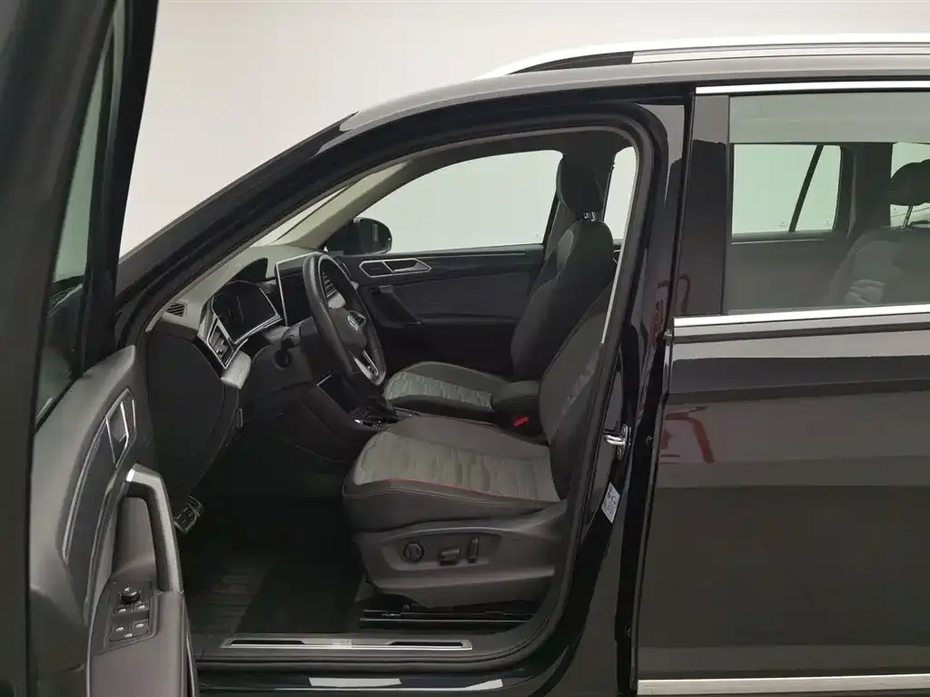 Volkswagen Tiguan L 2022 из CN, фото 10