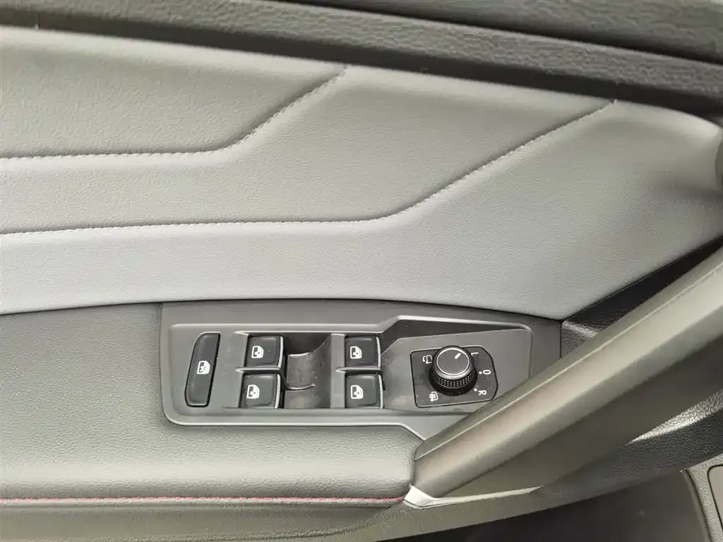 Volkswagen Tiguan L 2022 из CN, фото 9