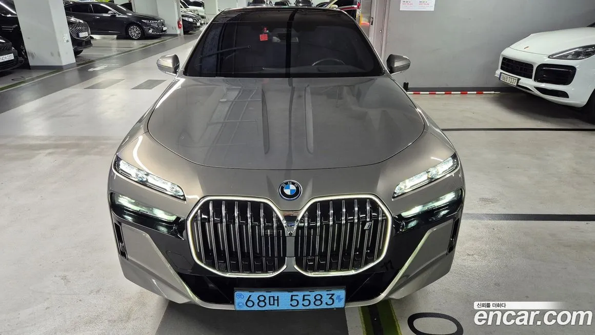 BMW i7