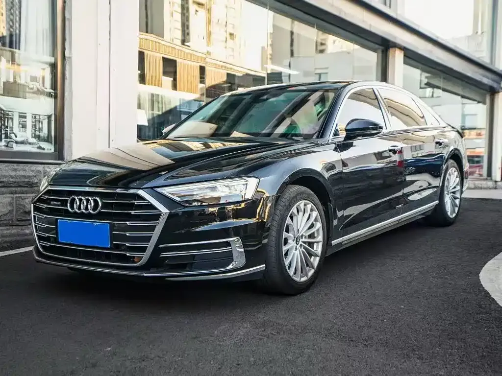 Audi A8 2022 из CN, фото 2