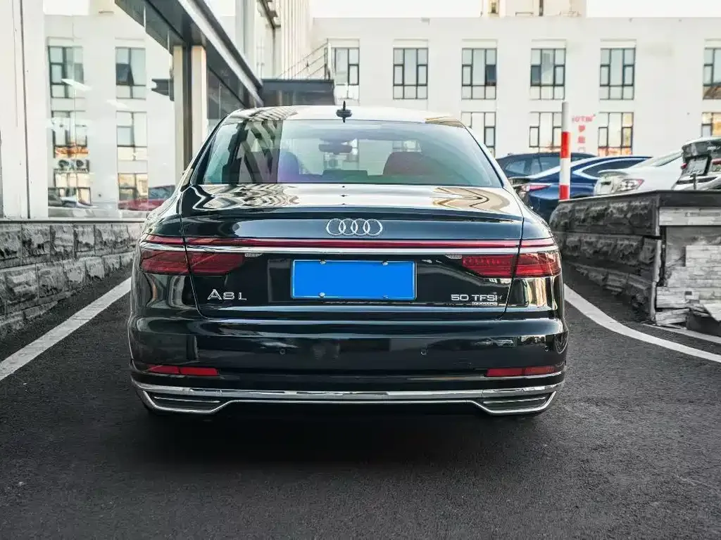 Audi A8 2022 из CN, фото 4