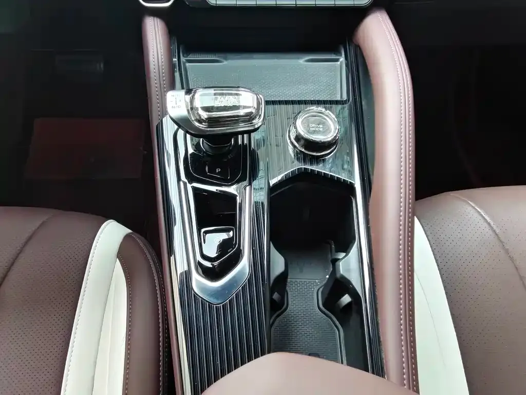Geely Xingyue L 2024 из CN, фото 7