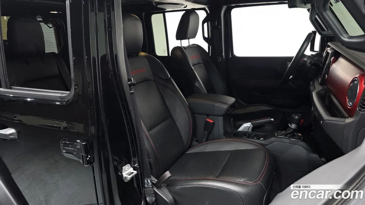 Jeep Wrangler — фото 10