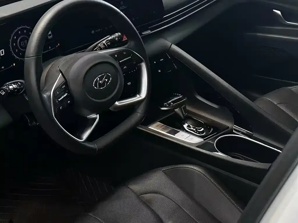 Hyundai Elantra 2021 из CN, фото 8