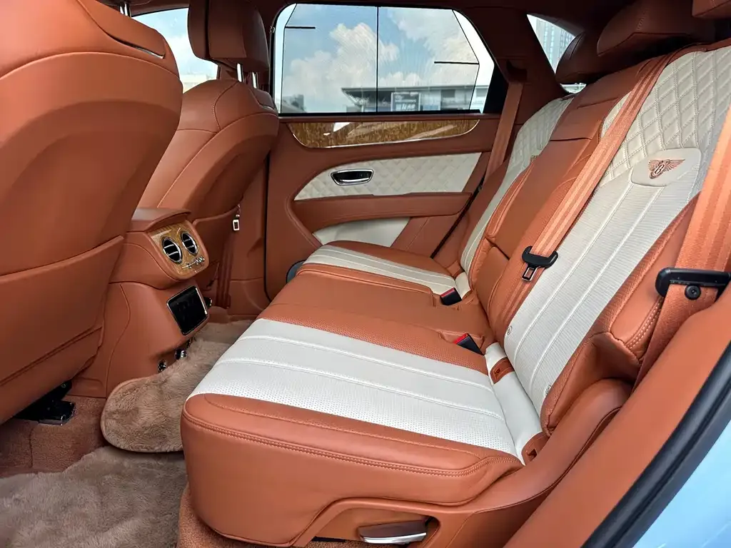 Bentley Bentayga 2021 из CN, фото 8