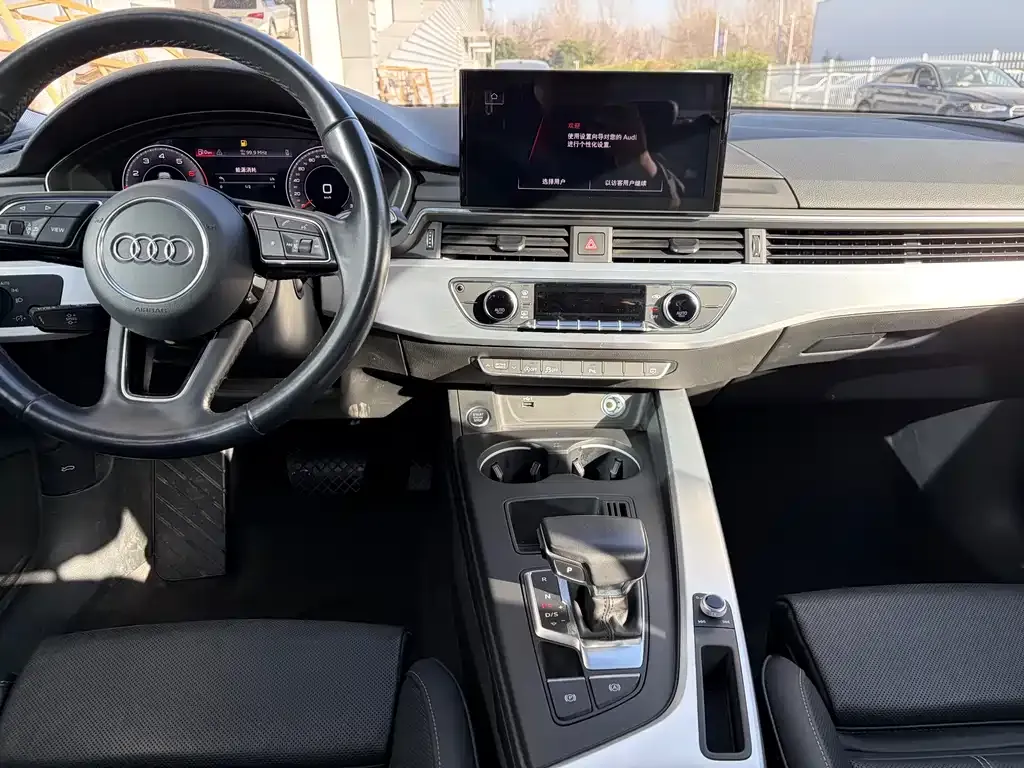 Audi A4L 2023 из CN, фото 4