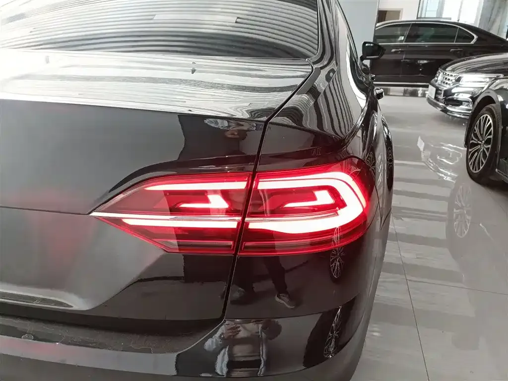 Volkswagen Phideon 2022 из CN, фото 8