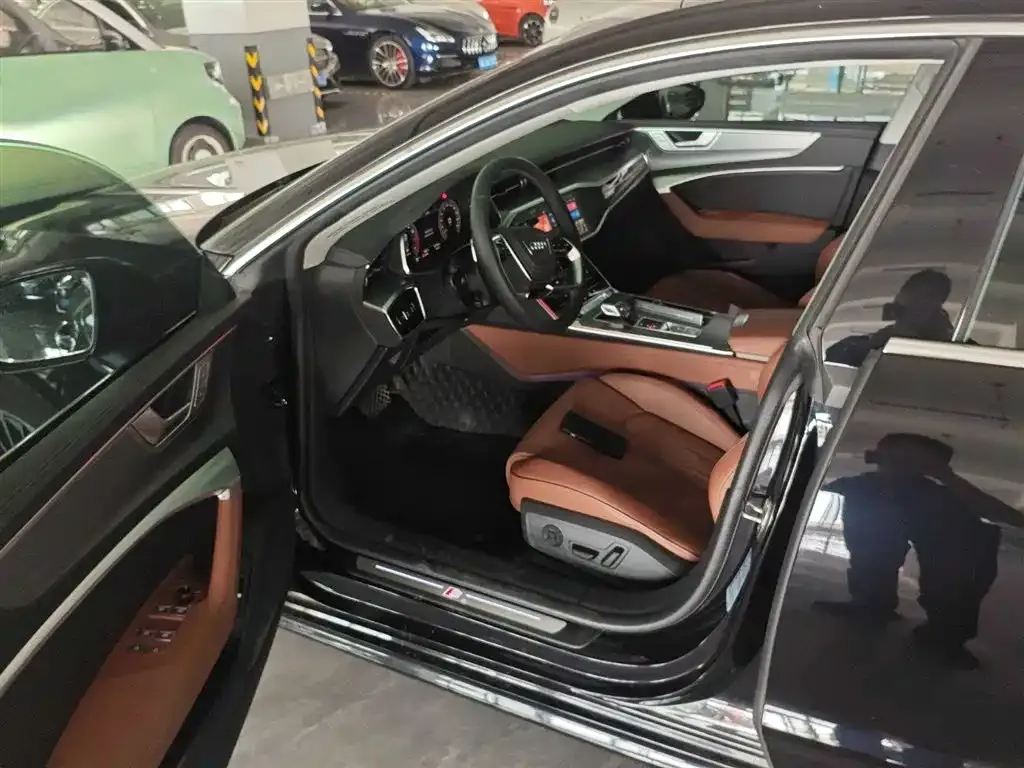 Audi A7L 2025 из CN, фото 6