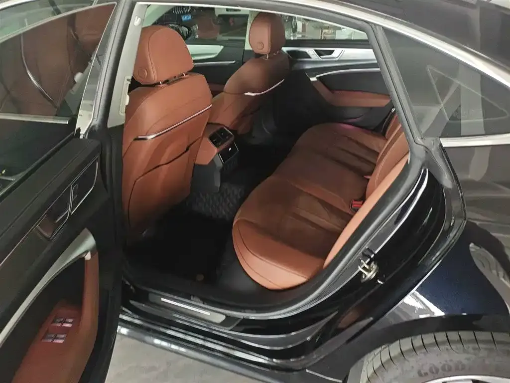 Audi A7L 2025 из CN, фото 7