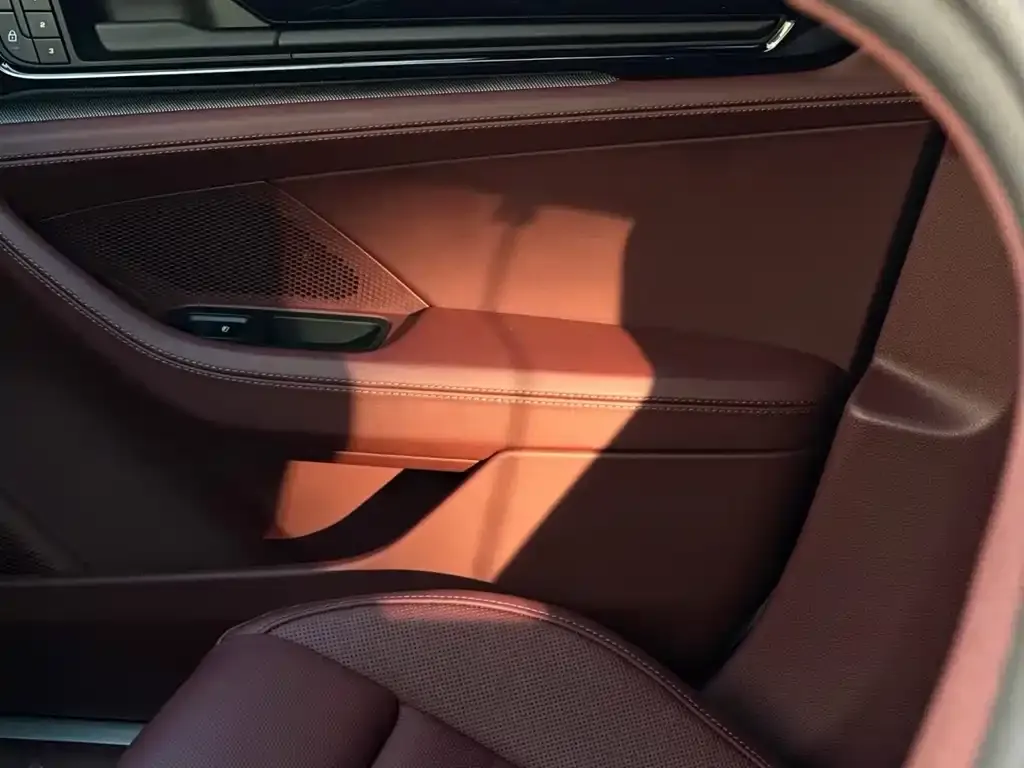 Porsche Panamera 2025 из CN, фото 5