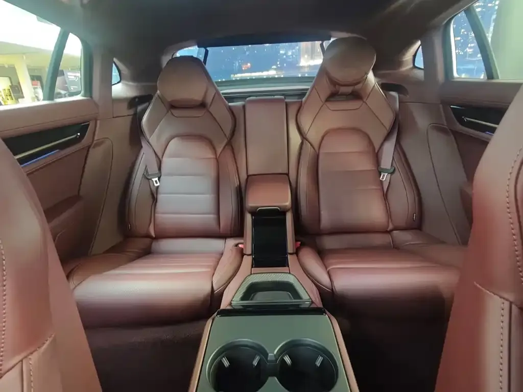Porsche Panamera 2025 из CN, фото 7