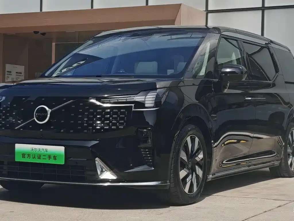 Volvo EM90 2024 из CN, фото 1