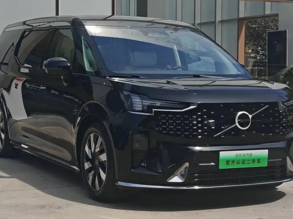 Volvo EM90 2024 из CN, фото 3