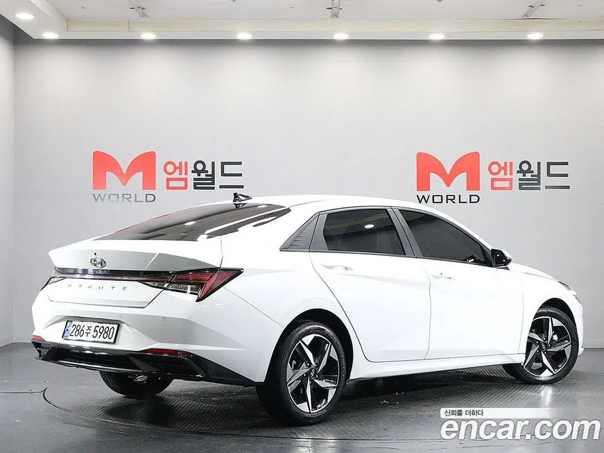 Hyundai AVANTE — фото 3