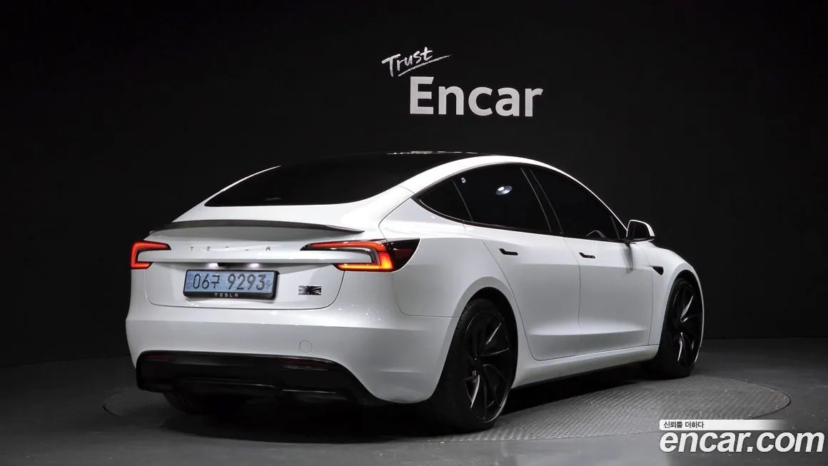Tesla Model 3 2025 из KR, фото 2