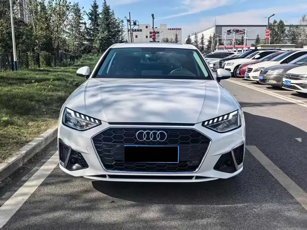 Audi A4L 2021 из CN, фото 2