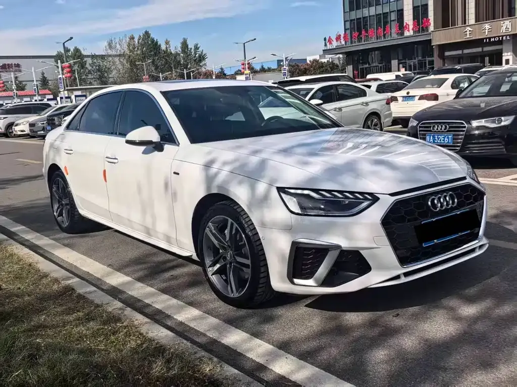 Audi A4L 2021 из CN, фото 3