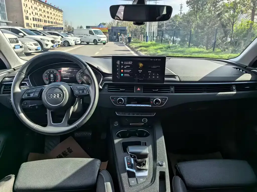 Audi A4L 2021 из CN, фото 5