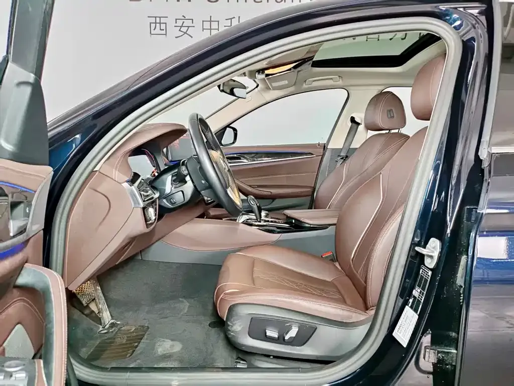 BMW 5 Series 2024 из CN, фото 10