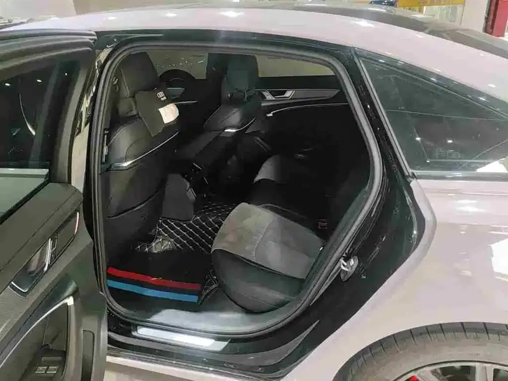 Audi A6L 2024 из CN, фото 5