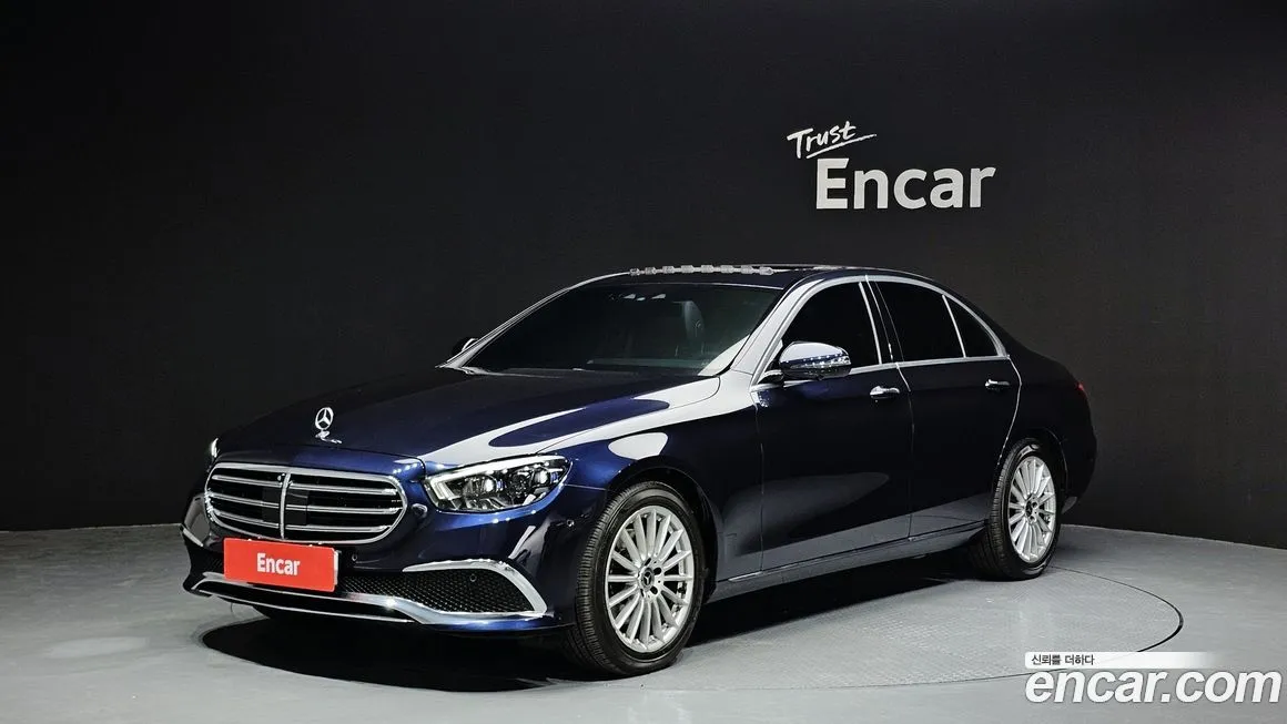 Mercedes-Benz E-Class — фото 1